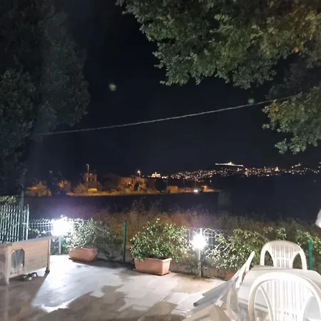 Eccociqua Assisi Apartamento *